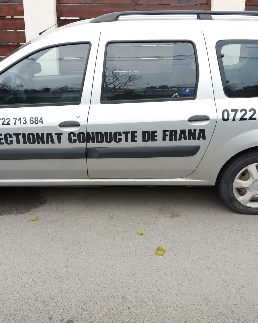 Mașina Conducte Frână cu numărul de telefon pe portieră